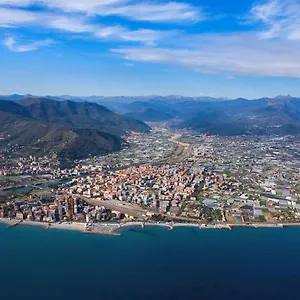 casa-al-mare-di-vadino.hotelitalianriviera.com/